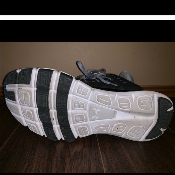 Under Armour shoes - Picture 3 of 4